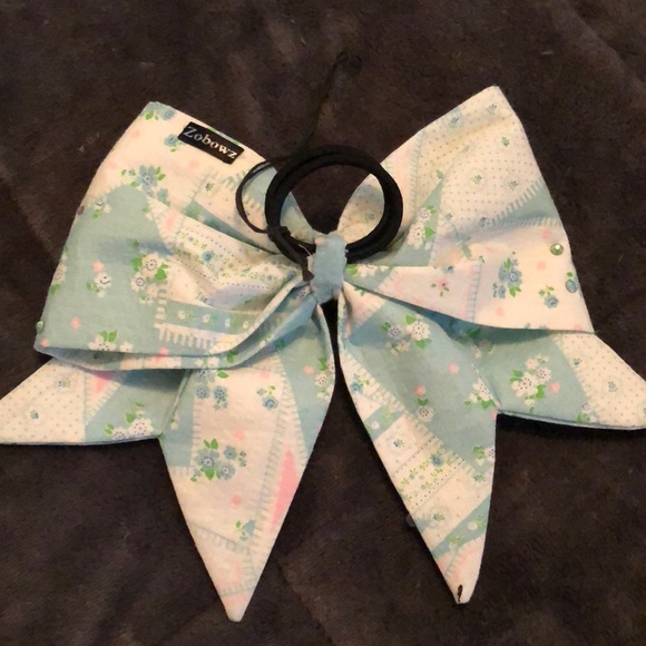 Cheer bow - Picture 4 of 4